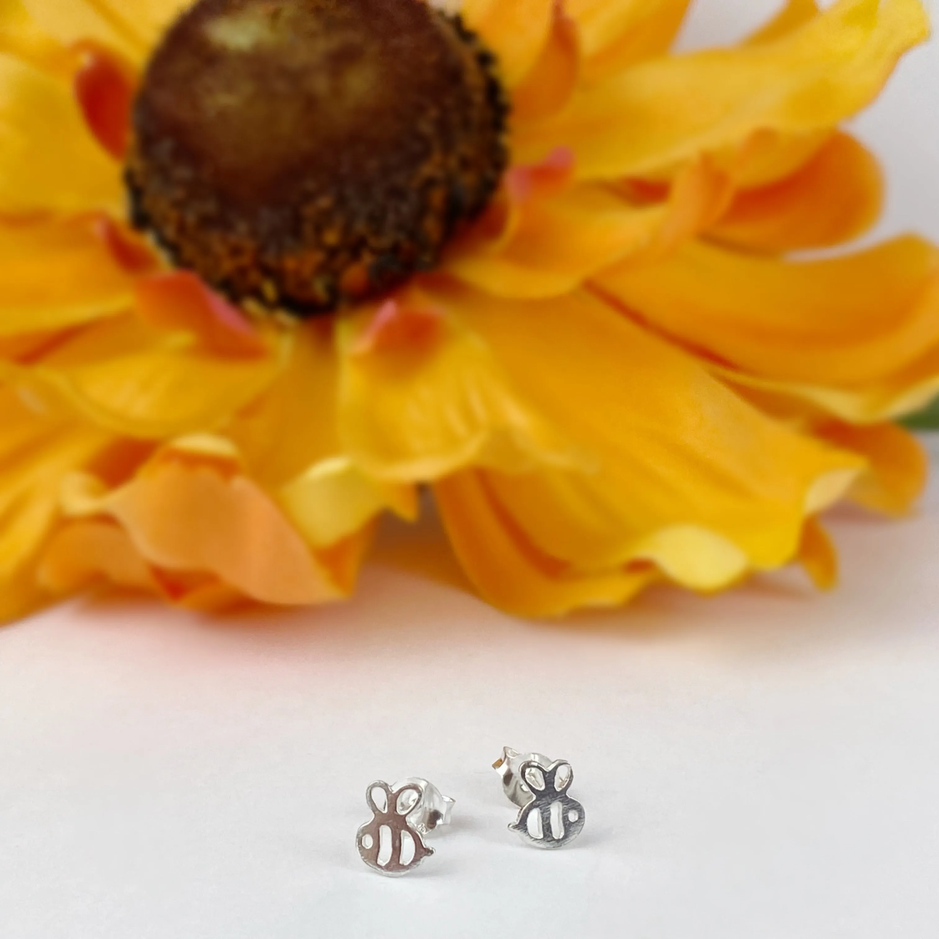 Baby Bee Earrings - VE254