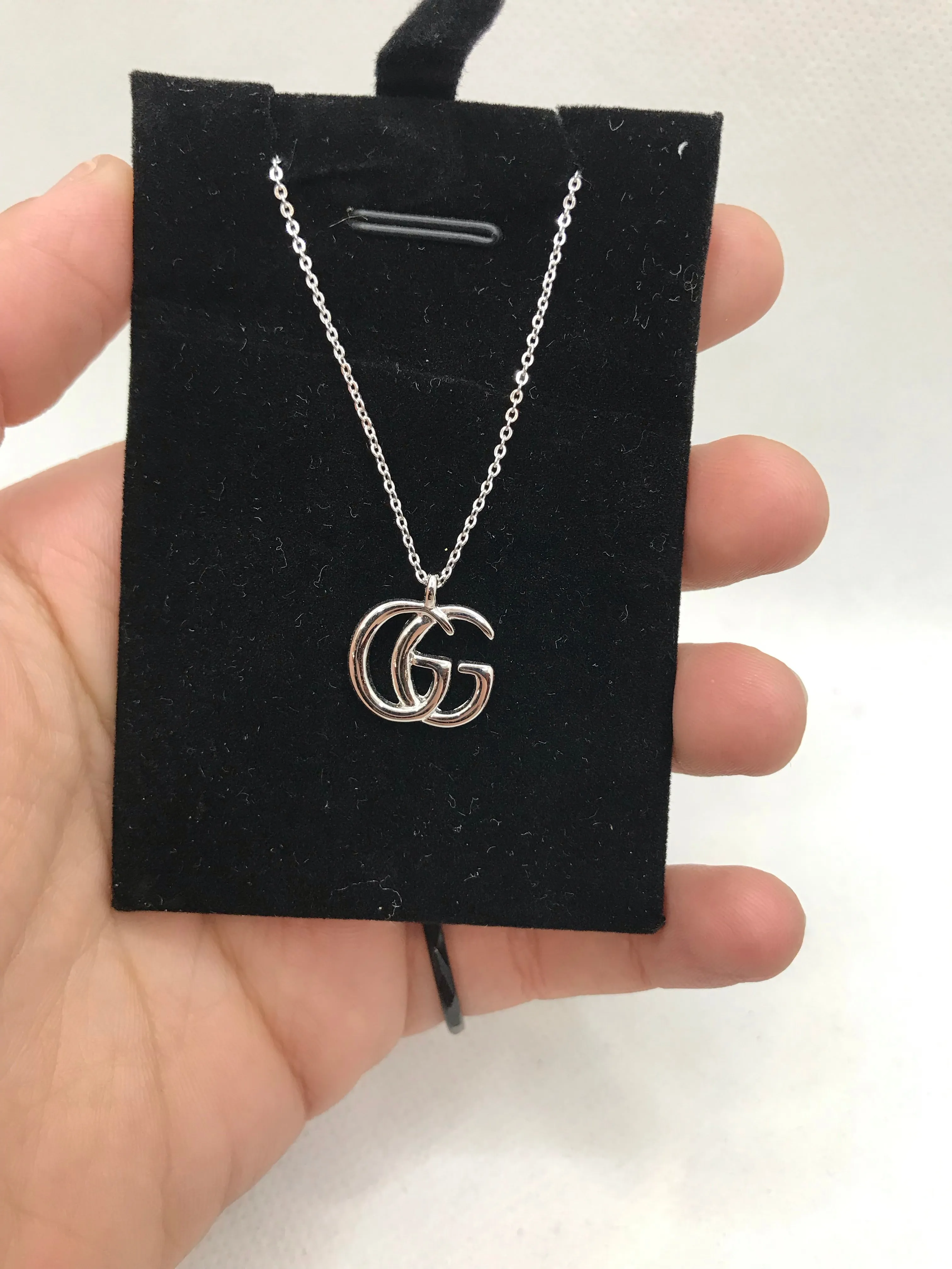 Stylish and Elegant GG Necklace - Perfect for Every Occasion